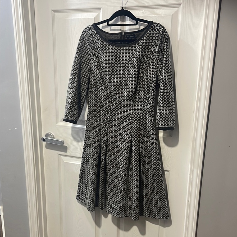 Max Edition Black and White A-Line Dress with Peter Pan Collar